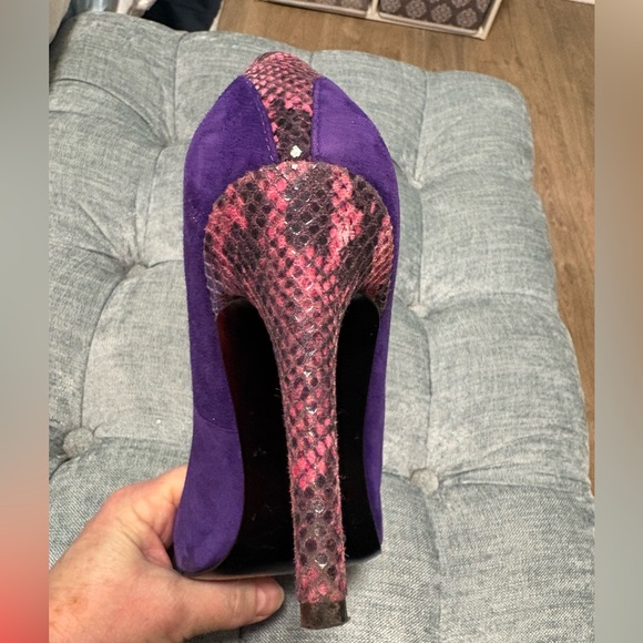 Guess Purple Snakeskin Heels - Picture 2 of 3